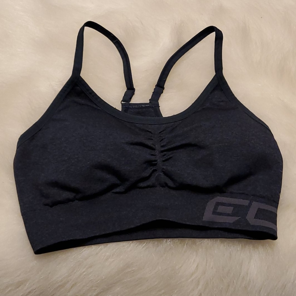 Echt scrunch sports bra.